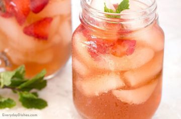 Muddled Strawberry Mint Tea