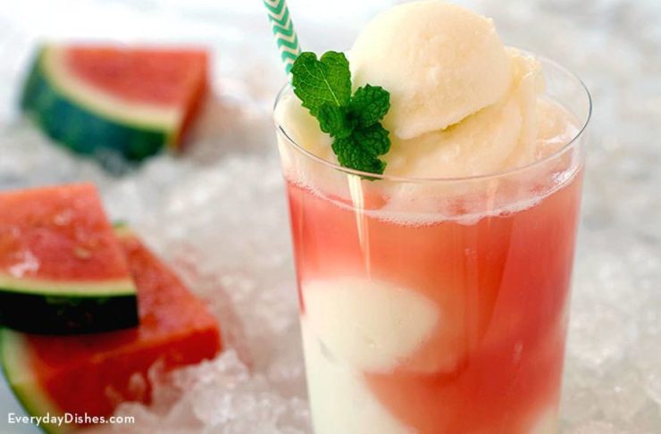 Watermelon mixed drink recipe When I saw this I knew I had to try it. I couldn't find watermelon jello so I used Arizona watermelon flavored drink instead of the water in the strawberry cake mix I had on backpricurres.gq Time: 1 hr 45 mins.