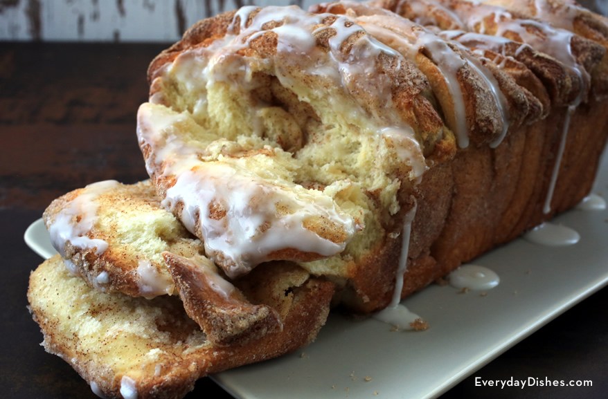 Mouthwatering cinnamon pull-apart bread