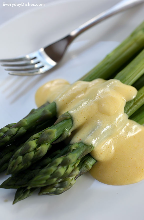 Quick and Easy Hollandaise Sauce in 6 Minutes