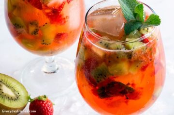 Kiwi Strawberry Cocktail Video