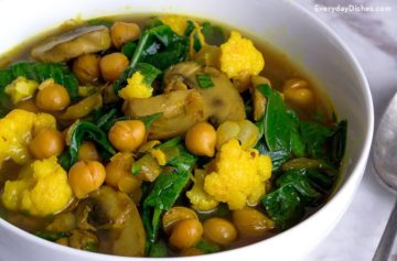 Turmeric Detox Soup with Spinach and Chickpeas
