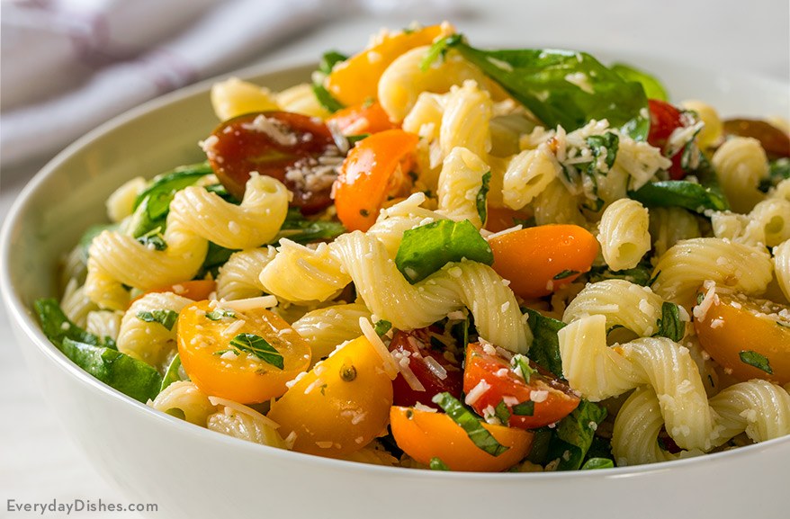 Easy Prepare Ahead Tomato and Spinach Pasta Salad Recipe