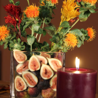 A wildflower fig centerpiece craft that's great for dinner.