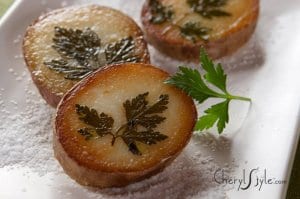 Potato bites with sea salt and parsley