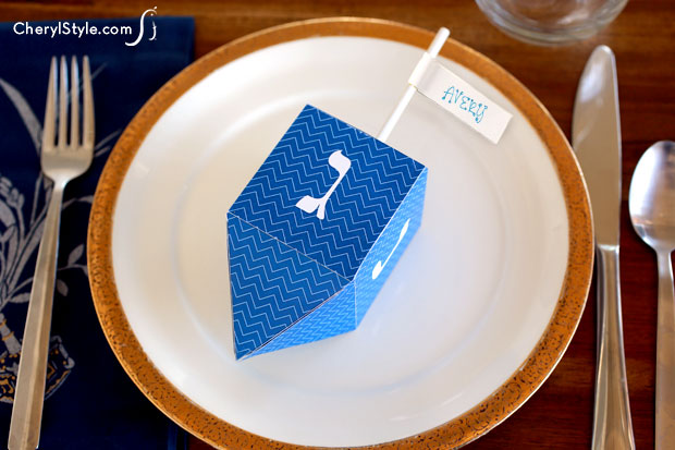DIY dreidel printable place cards for your Hanukkah celebration | everydaydishes.com