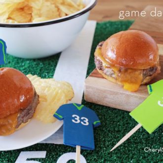 Some cute DIY game day food toppers to cheer your team on!