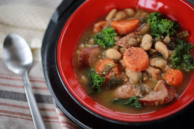 hearty & healthy white bean & kale soup with sausage | Everyday Dishes & DIY.com