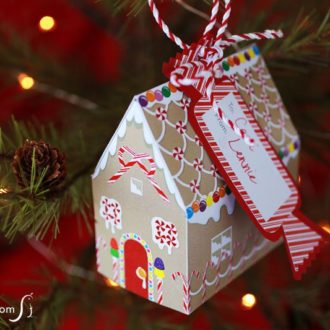 This printable gingerbread house ornament is perfect for gift cards.