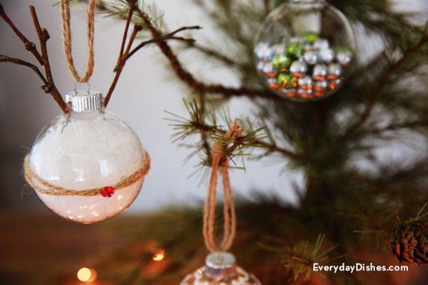 DIY-decorated-glass-ornaments-cherylstyle_TH
