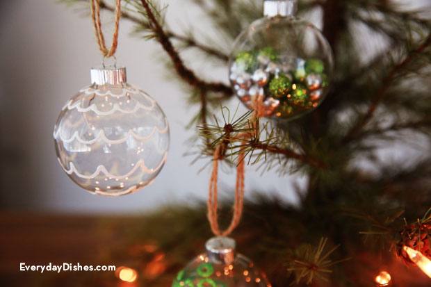 DIY-decorated-glass-ornaments-cherylstyle_TH