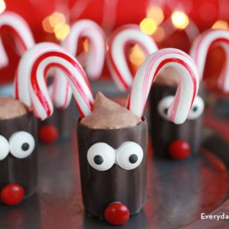 Easy chocolate reindeer cups and mini hot cocoas filled with mousse