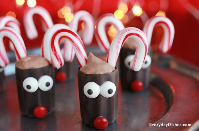 Easy chocolate reindeer cups and mini hot cocoas filled with mousse