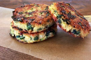 Satisfy your burger craving! Healthy #kale #quinoa patties on www.Everyday Dishes & DIY.com
