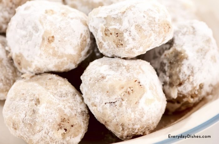 A plate of delicious pecan snowball cookies