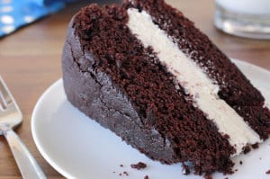 nostalgic #WhoopiePie cake with marshmallow filling | recipe on Everyday Dishes & DIY.com