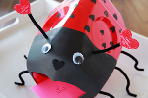 #upcycled #MilkJug craft for valentine's day | instructions on Everyday Dishes & DIY.com