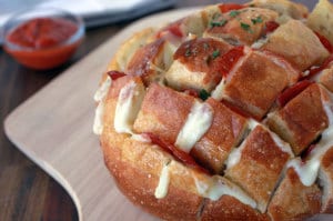 gooey cheese and pepperoni #pizza pullapart | recipe on Everyday Dishes & DIY.com