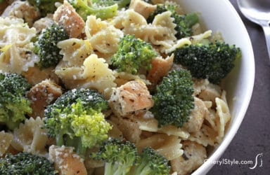 Lemon basil pasta with chicken is the perfect summer dinner recipe!