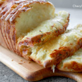 Pull-apart garlic cheesy bread — a tasty snack that won't last!