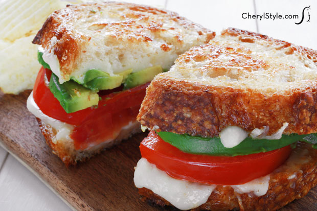 Melt-in-your-mouth avocado grilled cheese sandwich recipe!