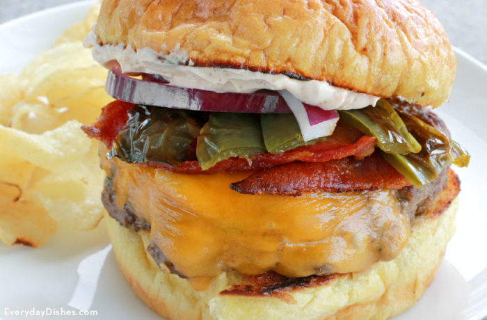A delicious spicy bacon jalapeño burger that's ready to serve.
