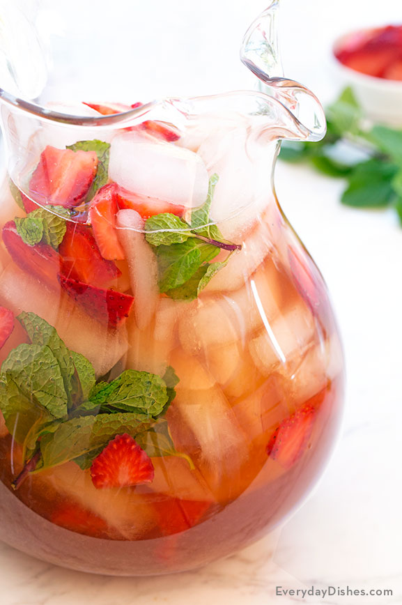 Muddled strawberry mint tea recipe