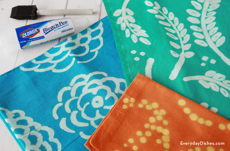 Bleach pen napkins - Everyday Dishes & DIY