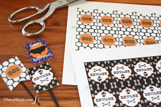 Decorate for your party with these easy DIY Halloween cupcake toppers!