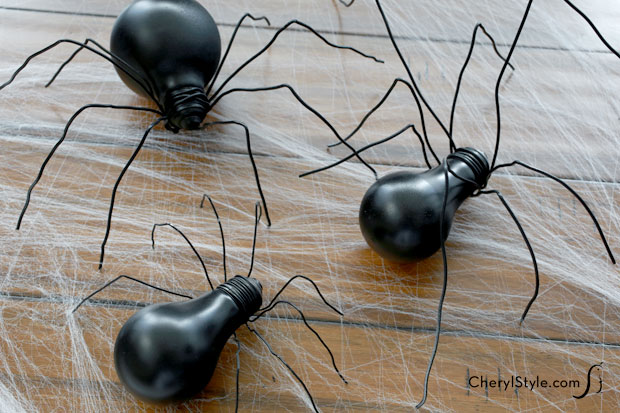How to make a light bulb spider for Halloween