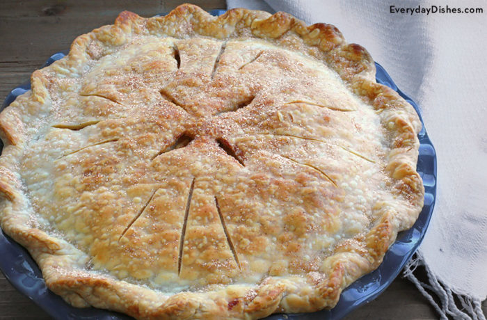 A delicious and freshly baked old-fashioned apple pie, the perfect dessert.