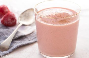 Strawberry Oatmeal Smoothie