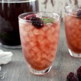 How to make a refreshing blackberry mint iced tea