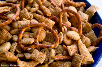 Game day garlic snack mix recipe