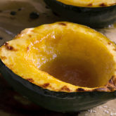 A delicious and healthy roasted acorn squash.