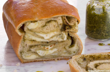 Cheesy pesto bread recipe