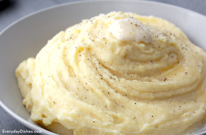 A bowl of delicious garlic mashed potatoes