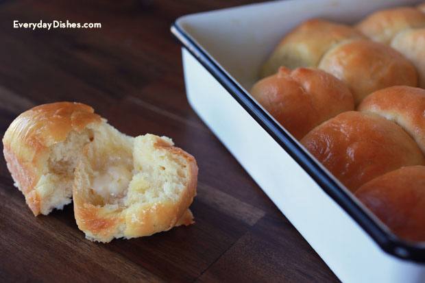 Mama’s homemade yeast rolls