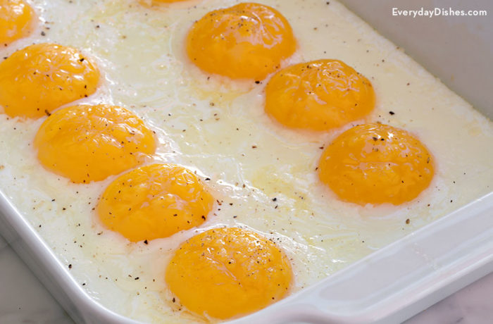 Super easy baked eggs recipe video