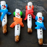 Cute and easy-to-make pretzel rod snowmen