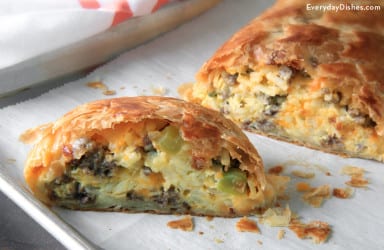 Sausage breakfast stromboli recipe