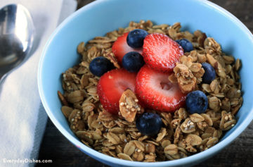 Homemade granola with quinoa and chia seeds recipe