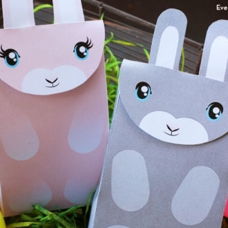 Adorable DIY printable bunny bags for Easter.