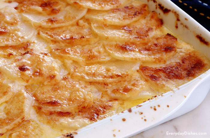 Cheesy low-carb turnips au gratin, in the pan and ready to serve