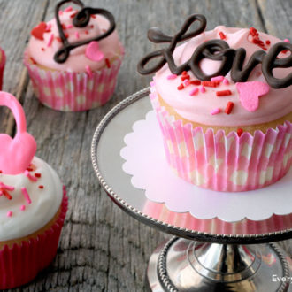 Some Valentine's Day cupcakes with DIY toppers.