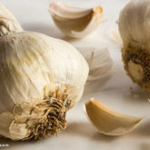 Fresh garlic that is ready for mincing or chopping.
