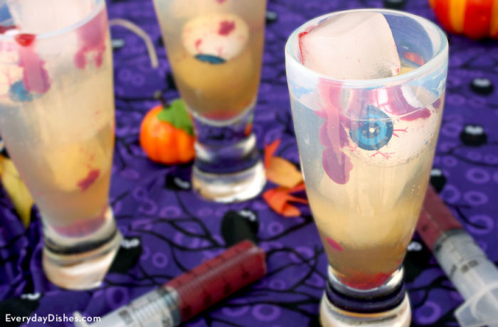 Spooktacular amaretto Halloween cocktails