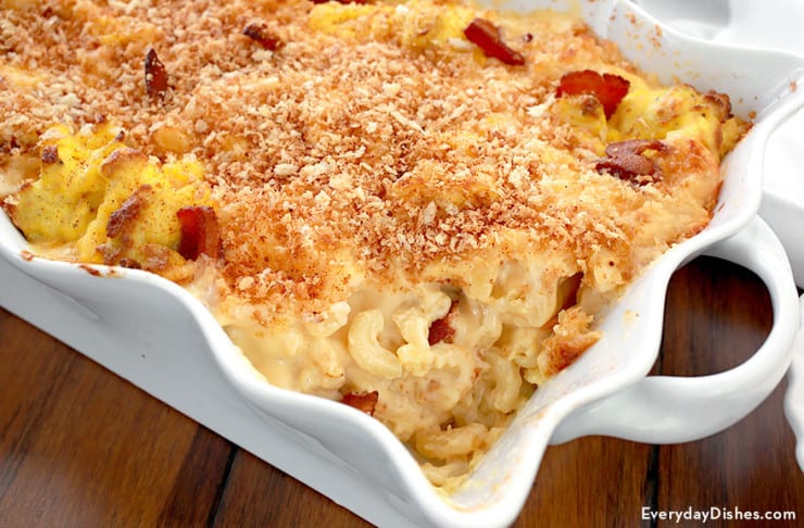 mac-and-cheese-recipe-with-bacon-and-egg