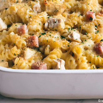 A dish with a freshly cooked chicken cordon bleu casserole that's ready to enjoy for dinner.