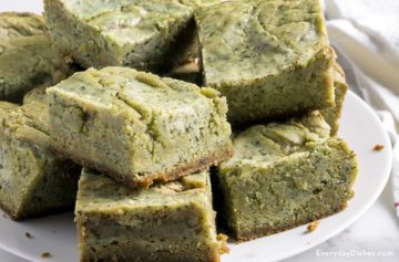 Matcha green tea cheesecake blondies recipe